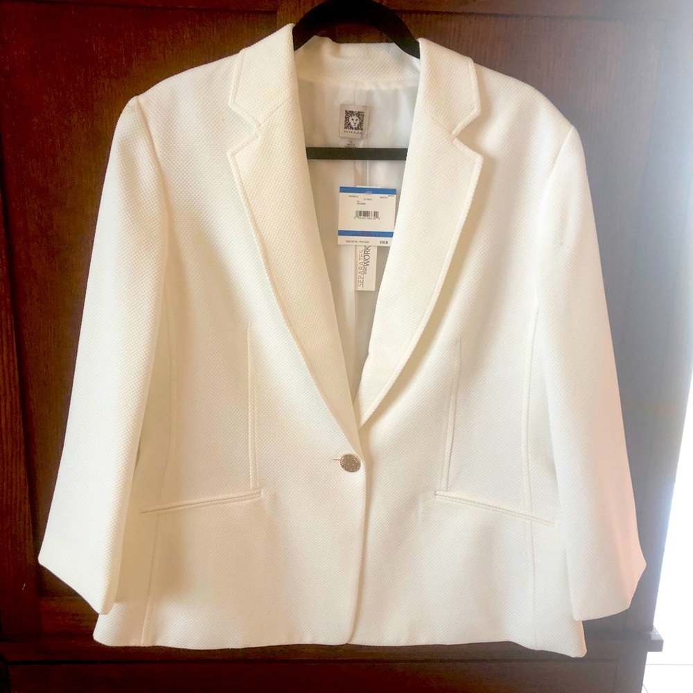 Lilly White Anne Klein blazer with gold button.